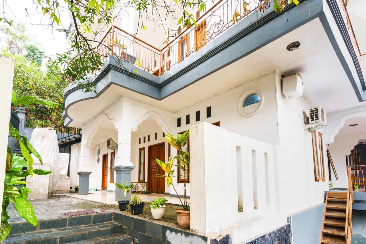 Oyo 91561 Gandhi Hotel Bandung Esterno foto