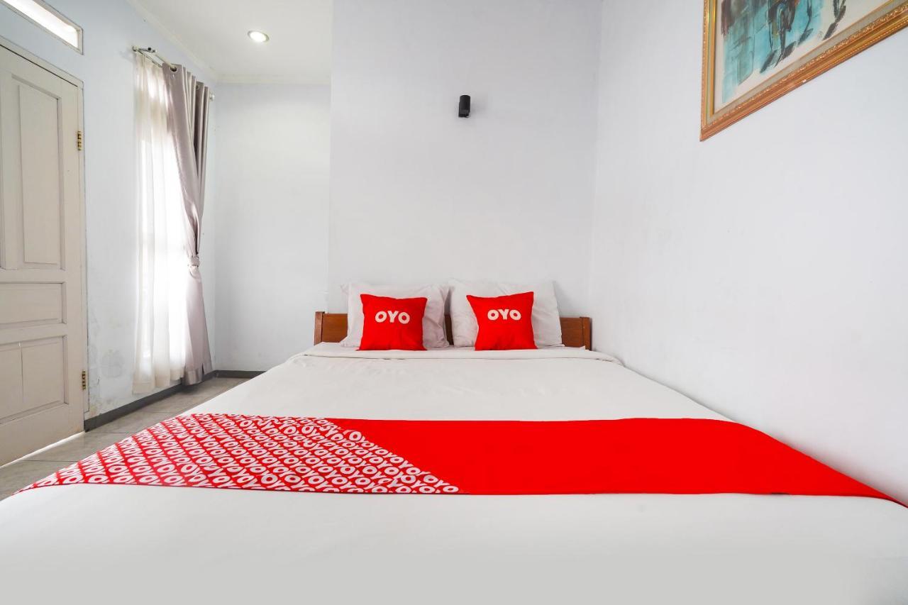 Oyo 91561 Gandhi Hotel Bandung Esterno foto