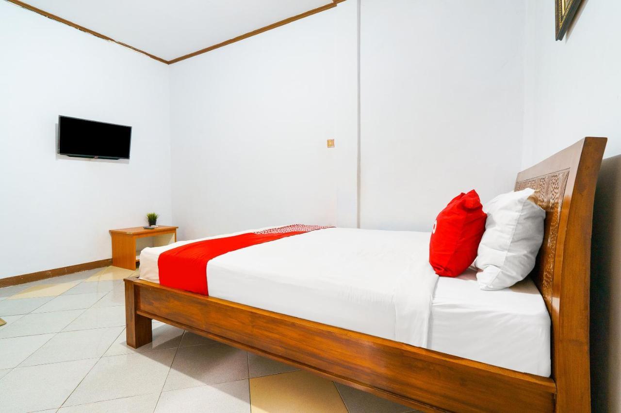 Oyo 91561 Gandhi Hotel Bandung Esterno foto