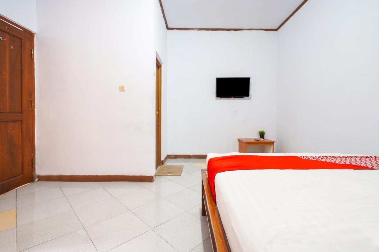 Oyo 91561 Gandhi Hotel Bandung Esterno foto