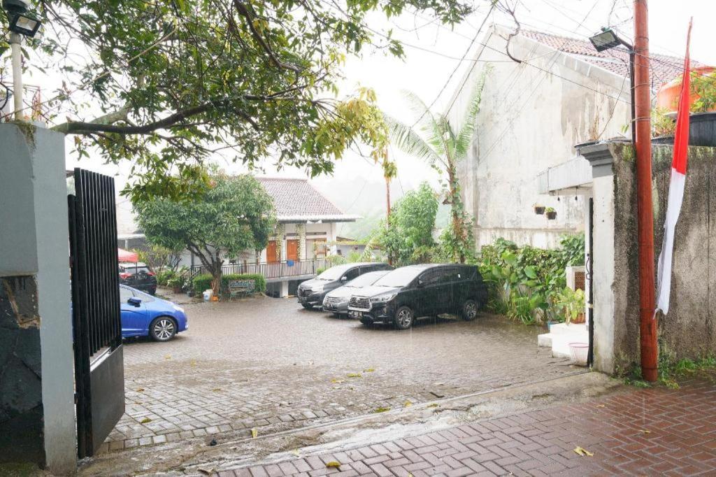 Oyo 91561 Gandhi Hotel Bandung Esterno foto